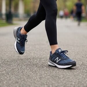 New Balance 990v5 Women 8 Wide Navy Blue Suede Running Shoes W990NV5 Made in USA